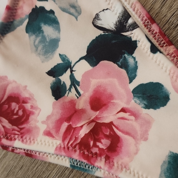 ⭐️Victoria Secret bikini bottoms size S - Picture 2 of 7